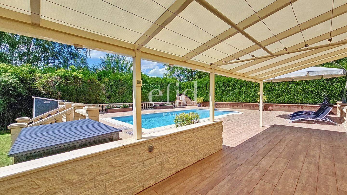Maison à vendre, 240m², MANDRES LES ROSES
