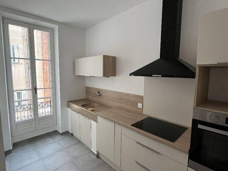 Maison à louer, 98m², MARSEILLE 6E