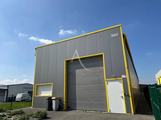 Local commercial à louer 1 200 € 210 m² de surface de vente Pont-l'Abbé-d'Arnoult 17250