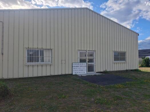 Local commercial à louer 650 € 100 m² de surface de vente Luynes 37230