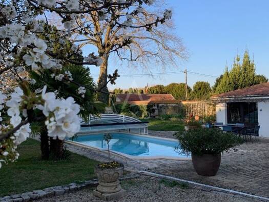 Maison à vendre 649 000 € 10 pièces 4 chambres 263 m² Plivot 51150