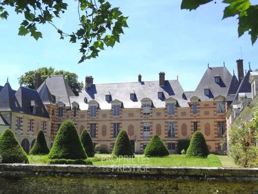 Château à vendre 1 900 000 € 50 pièces 30 chambres 2 940 m² 215 224 m² de terrain Blaru 78270