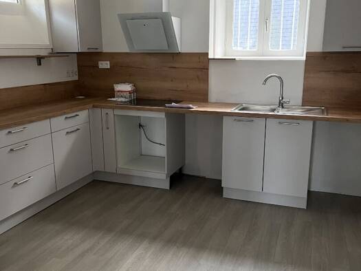 Appartement à louer 695 € 4 pièces 2 chambres 91 m² Étage 2/2 Centre Ancien Carentan-les-Marais 50500