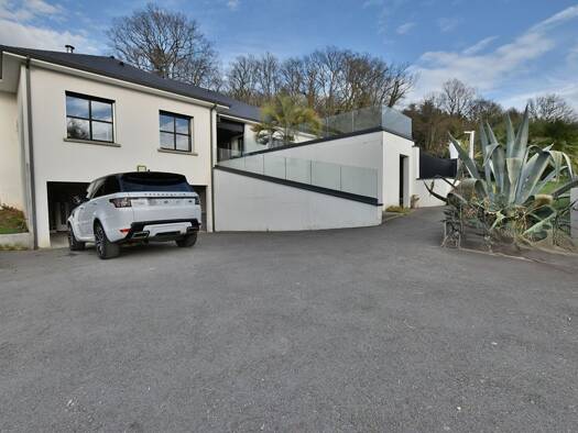 Maison à vendre 555 000 € 7 pièces 4 chambres 178 m² 3 380 m² de terrain Andoins 64420