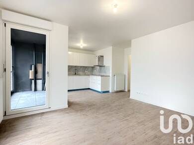 Appartement à louer 1 238 € 2 pièces 1 chambre 43 m² Étage 8/9 La Saussaie Beauclair Rosny-sous-Bois 93110