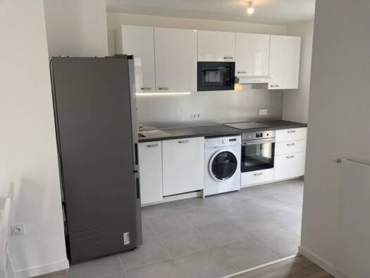 Appartement à louer 1 710 € 3 pièces 1 chambre 66 m² 4ème étage Centre Ville-Coteaux Champigny-sur-Marne 94500