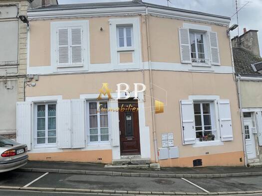 Immeuble à vendre 299 000 € 205 m² Châteaudun 28200