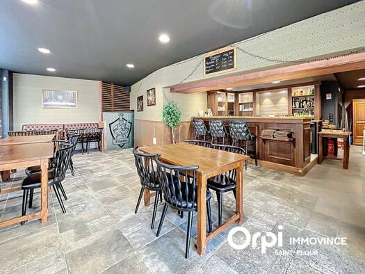 Activités diverses à vendre Fonds de commerce 70 000 € 137 m² de surface de vente Sud Saint-Flour 15100