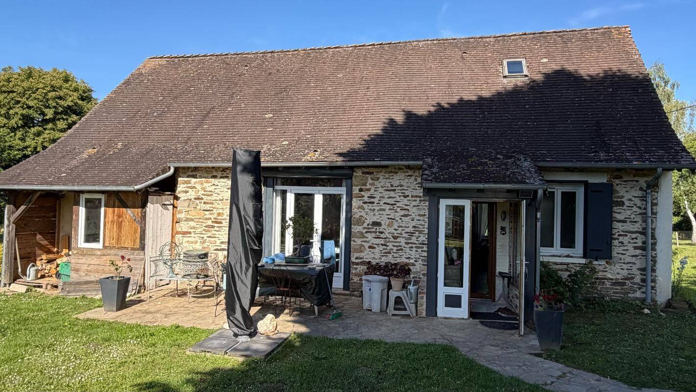 Maison à vendre, 102m², SAINT PRIEST LES FOUGERES
