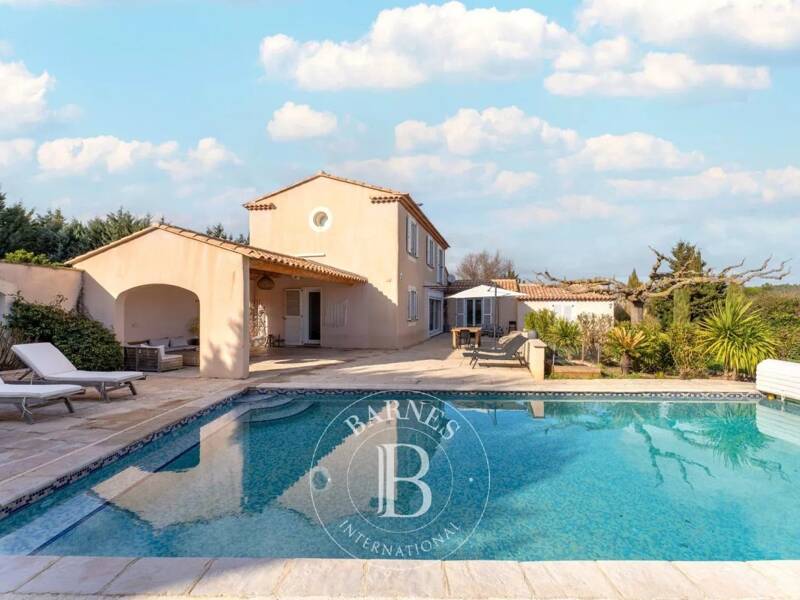 Maison à louer, 233m², CABRIES