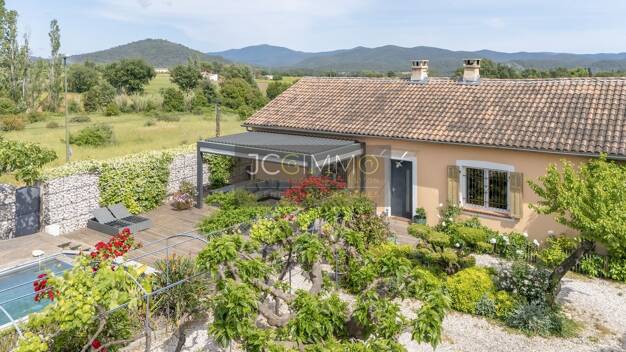 Maison de plain-pied à vendre 499 000 € 5 pièces 3 chambres 166 m² 898 m² de terrain Puget Ville 83390