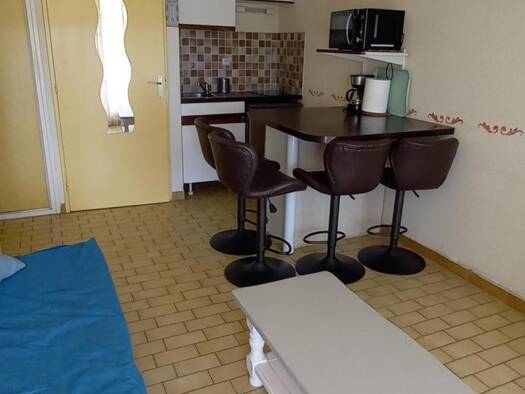Appartement à louer 520 € 1 pièce 27 m² Sud Le Grau-du-Roi 30240