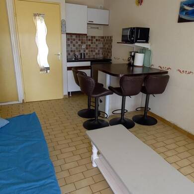Appartement à louer 520 € 1 pièce 27 m² Sud Le Grau-du-Roi 30240
