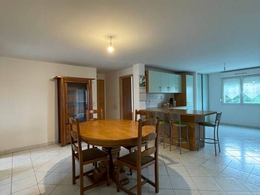 Appartement à vendre 95 000 € 4 pièces 2 chambres 83 m² Étage 1/3 Cité de la Chapelle  Freyming-Merlebach 57800