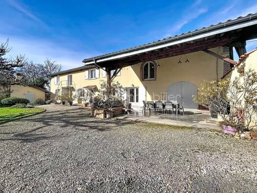 Ferme à vendre 530 000 € 8 pièces 6 chambres 300,14 m² Ouest Montluel 01120