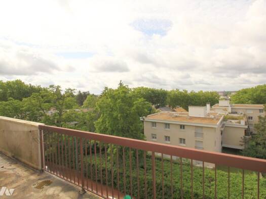 Appartement à vendre 400 000 € 4 pièces 2 chambres 90 m² Étage 4/5 Fontenay-aux-Roses 92260
