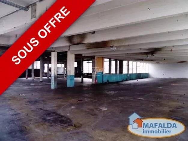 Boutique à vendre 840 000 € 3 600 m² de surface de vente Marnaz 74460