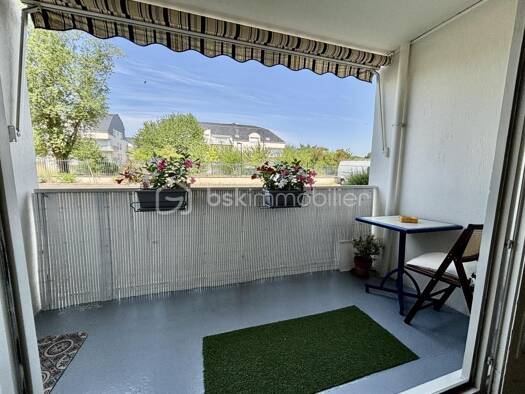 Appartement à vendre 220 000 € 5 pièces 3 chambres 90 m² RDC/3 De Gaulle-Ménardière Saint-Cyr-sur-Loire 37540