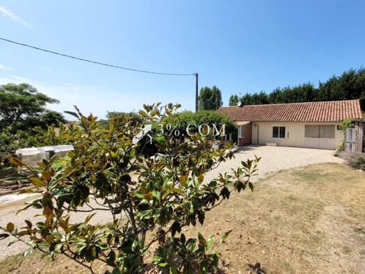 Maison de plain-pied à vendre 149 000 € 4 pièces 3 chambres 98 m² 2 114 m² de terrain Durfort-Lacapelette 82390