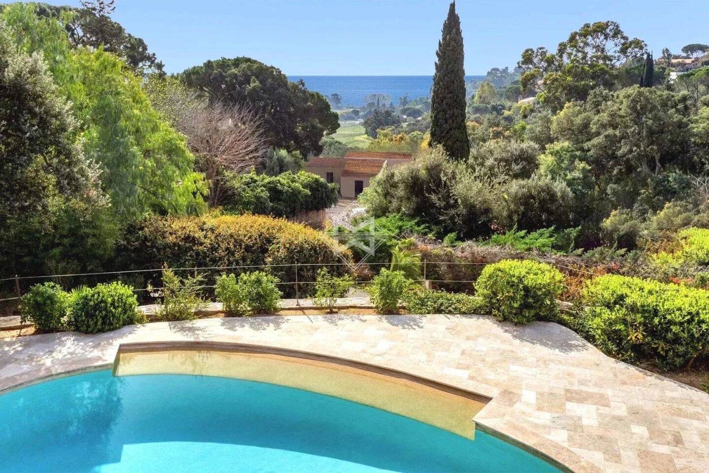 Maison à vendre, 200m², LA CROIX VALMER