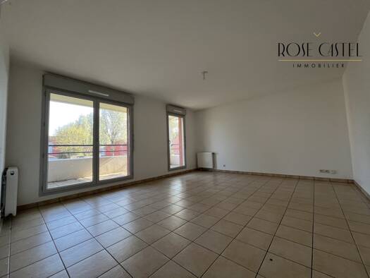 Appartement à louer 769 € 3 pièces 2 chambres 74,7 m² Étage 1/3 Chartres 28000