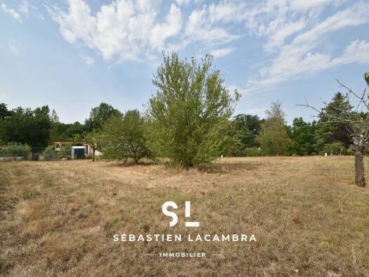Terrain constructible viabilisé à vendre 81 000 € 1 070 m² de terrain Cadalen 81600