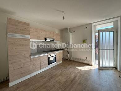 Appartement à louer 595 € 3 pièces 2 chambres 61 m² Centre Ville Le Coteau 42120