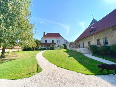 Maison à vendre 649 000 € 9 pièces 5 chambres 240 m² 16 466 m² de terrain Pontoux 71270