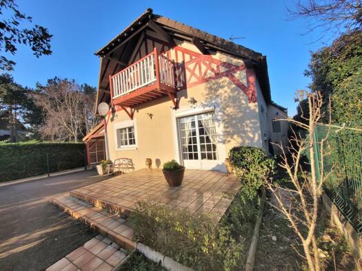 Maison à vendre 490 000 € 4 pièces 3 chambres 109,5 m² 404 m² de terrain Merville-Franceville-Plage 14810