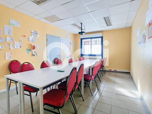 Local commercial à vendre 295 000 € 254 m² de surface de vente Gournay-Jaurès-Gare Creil 60100