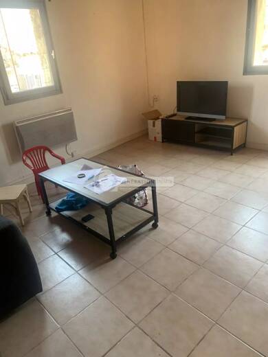 Appartement à louer 690 € 3 pièces 2 chambres 75 m² 1er étage Saint-Rémy-de-Provence 13210
