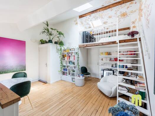 Duplex à vendre 594 000 € 3 pièces 2 chambres 52 m² Étage 4/4 Epinettes-Bessières Paris 17ème arrondissement 75017
