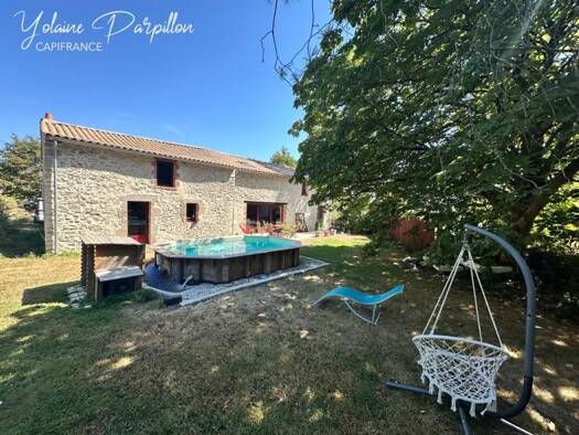 Maison à vendre 349 900 € 6 pièces 4 chambres 142 m² 3 250 m² de terrain Les Brouzils 85260