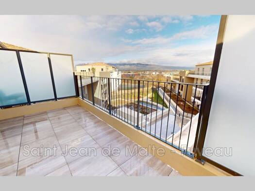 Appartement à vendre 365 000 € 3 pièces 2 chambres 83,1 m² Étage 3/3 Village Ouest Trets 13530