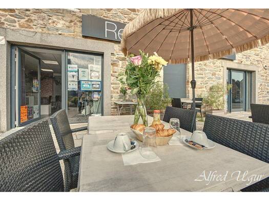 Restaurant à vendre Fonds de commerce 77 000 € 162 m² d'espace de restauration Comblessac 35330