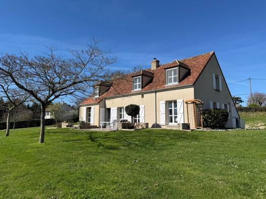 Maison à vendre 288 750 € 6 pièces 3 chambres 170 m² 5 037 m² de terrain Montipouret 36230