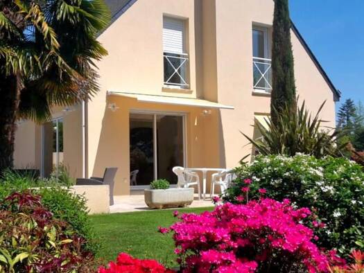 Villa à vendre 649 000 € 6 pièces 5 chambres 170 m² 1 007 m² de terrain Centre Sautron 44880