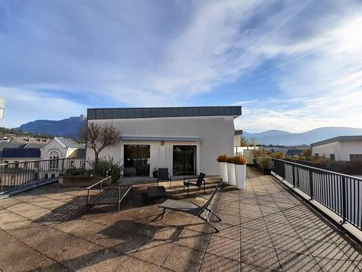 Appartement à vendre 439 000 € 3 pièces 2 chambres 67 m² Étage 5/5 Chambéry 73000