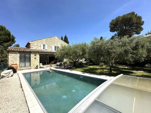 Maison à vendre 784 000 € 6 pièces 3 chambres 170 m² 800 m² de terrain Uzès 30700