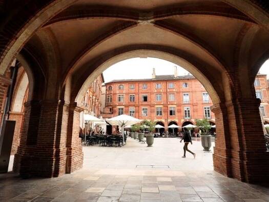 Local commercial à louer 2 020 € 60,6 m² de surface de vente Centre Ville Montauban 82000