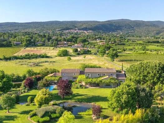 Maison à vendre 2 490 000 € 14 pièces 7 chambres 447 m² 7 890 m² de terrain Saint-Saturnin-Lès-Apt 84490