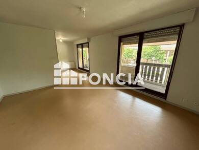 Appartement à louer 988 € 5 pièces 4 chambres 105 m² 1er étage Centre Ville Vizille 38320