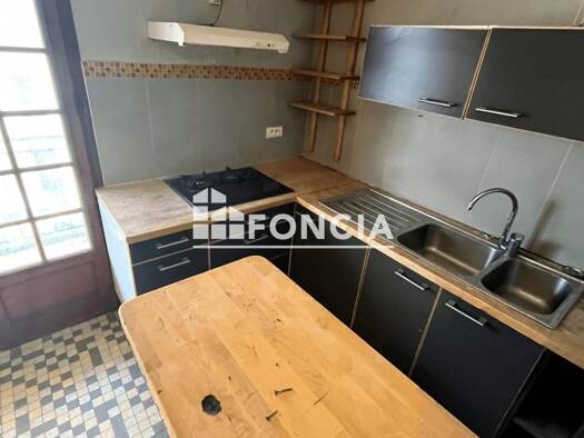 Appartement à vendre 73 000 € 4 pièces 3 chambres 97,5 m² Étage 2/3 Sainte-Foy-la-Grande 33220