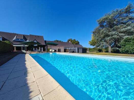 Maison à vendre 649 000 € 9 pièces 5 chambres 263 m² 2 643 m² de terrain Massay 18120