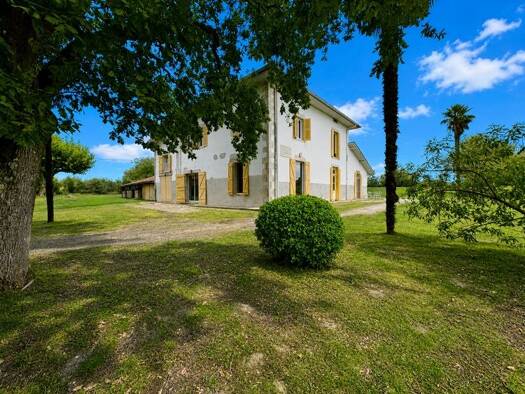 Villa à vendre 895 000 € 8 pièces 7 chambres 420 m² 56 430 m² de terrain Sainte-Marie-de-Gosse 40390
