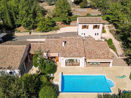Maison à vendre 1 155 000 € 8 pièces 261 m² 3 107 m² de terrain Saint-Paul-en-Forêt 83440
