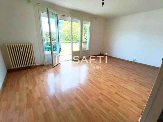 Appartement à vendre 107 000 € 4 pièces 3 chambres 80 m² Étage 3/3 La Dollée-L'Enclos Saint-Lô 50000