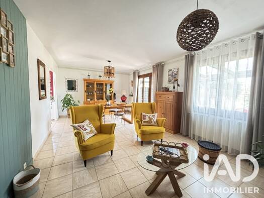 Maison de plain-pied à vendre 229 900 € 4 pièces 2 chambres 77 m² 373 m² de terrain Sud Est Amiens 80090