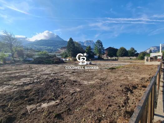 Appartement à vendre 302 000 € 3 pièces 2 chambres 64,6 m² RDC/3 Peripherie Sud Sallanches 74700