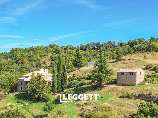 Maison à vendre 530 000 € 6 pièces 4 chambres 225 m² 43 875 m² de terrain Saint-Julien-d'Asse 04270